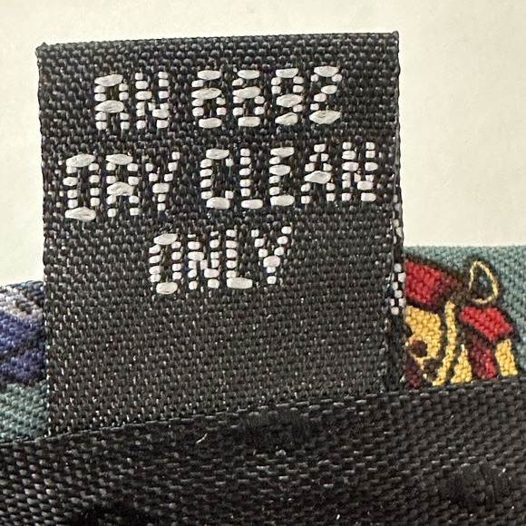 Sutter & Grant Neck Tie, Golf Themed Green/Gray/Red, Shoes & Gloves All Silk USA - Picture 5 of 9